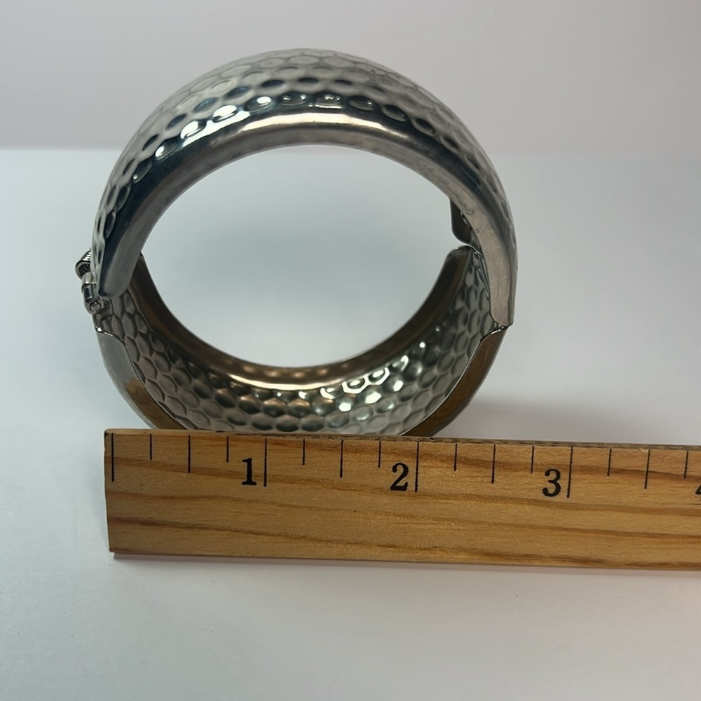 Silver cuff bracelet easy on off 1 1/4” thick - Picture 3 of 8